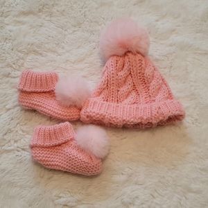 Nicole Miller Pom Pom Hat and Booties (0-6M)